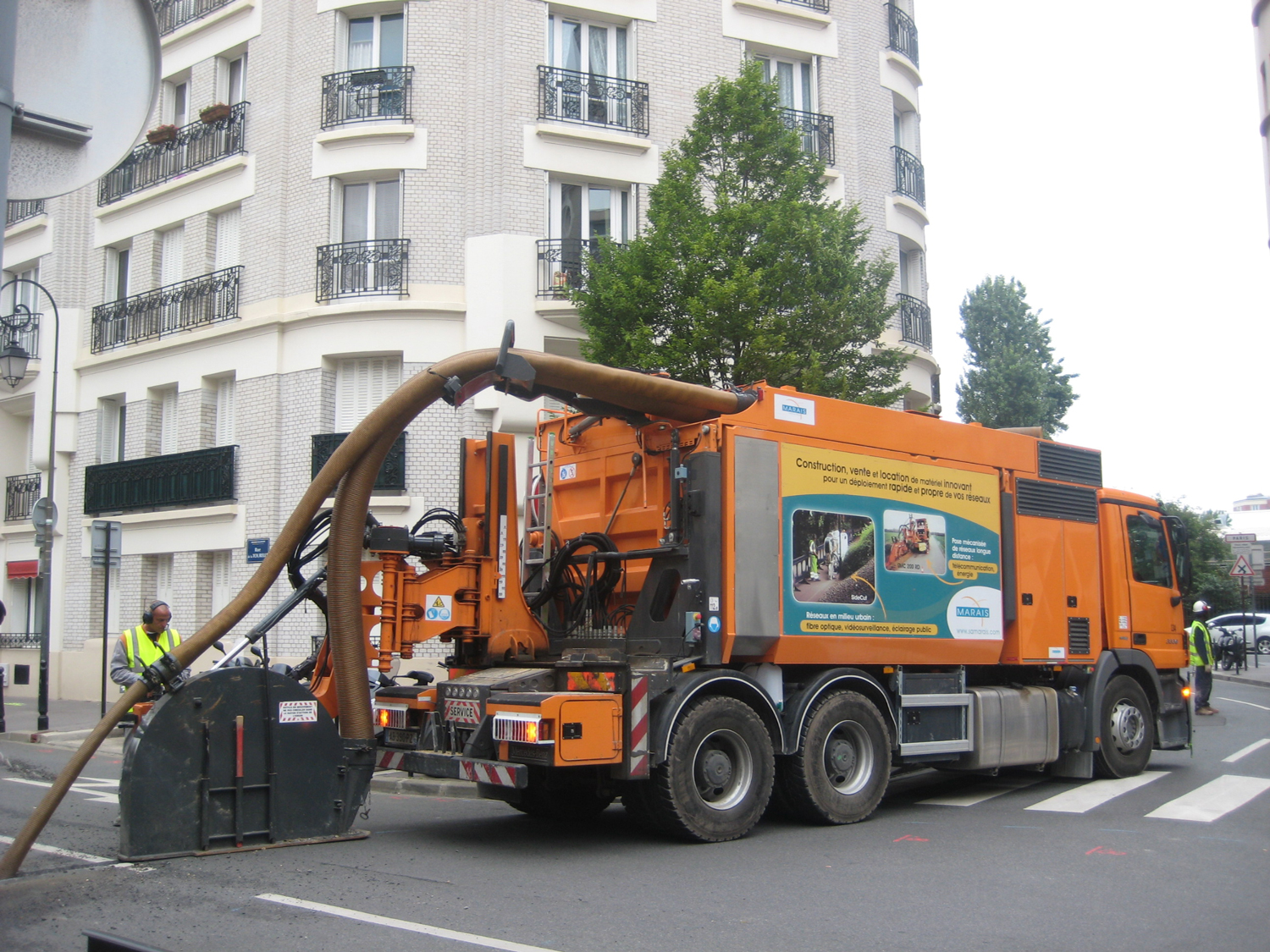 Tesmec Marais Cleanfast with Integrated Vacuum System Trencher